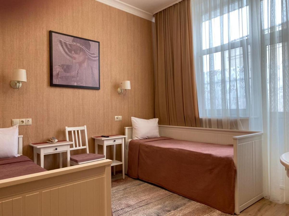 Bristol-Central Hotel Taganrog Esterno foto