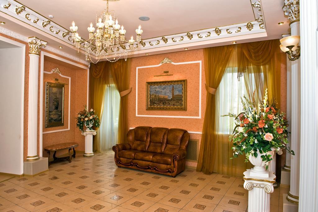 Bristol-Central Hotel Taganrog Esterno foto