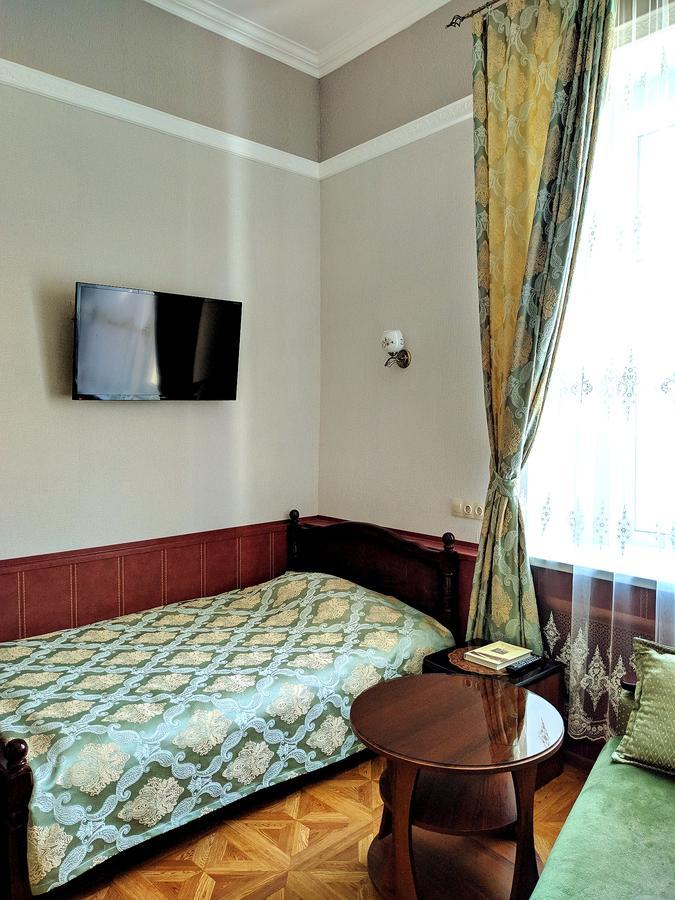 Bristol-Central Hotel Taganrog Esterno foto